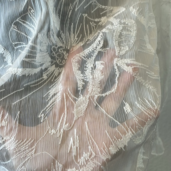 Valentino 90s vintage embroidered boho silk blouse - Picture 3 of 11